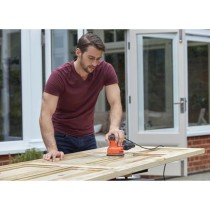 Ponceuse excentrique filaire 230W 125mm BLACK+DECKER (Livrée avec 1 s