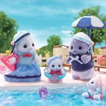 Famille Articulée - SYLVANIAN FAMILIES - Famille Phoque - 4 Personnages et Accessoires de Plage