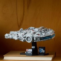 LEGO Star Wars 75375 Millennium Falcon, Set de Construction, Vaisseau