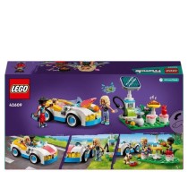 LEGO 42609 Friends La Voiture Électrique et la Borne de Recharge, Jouet de Voiture, avec les Figurines Nova et Zac