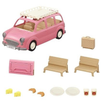 The pink minivan and picnic set